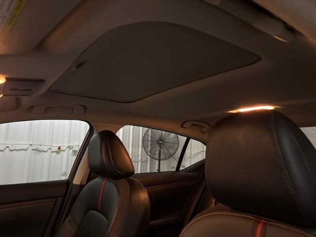 Used 2020 Nissan Sentra SR w/ Premium Package FWD image 29
