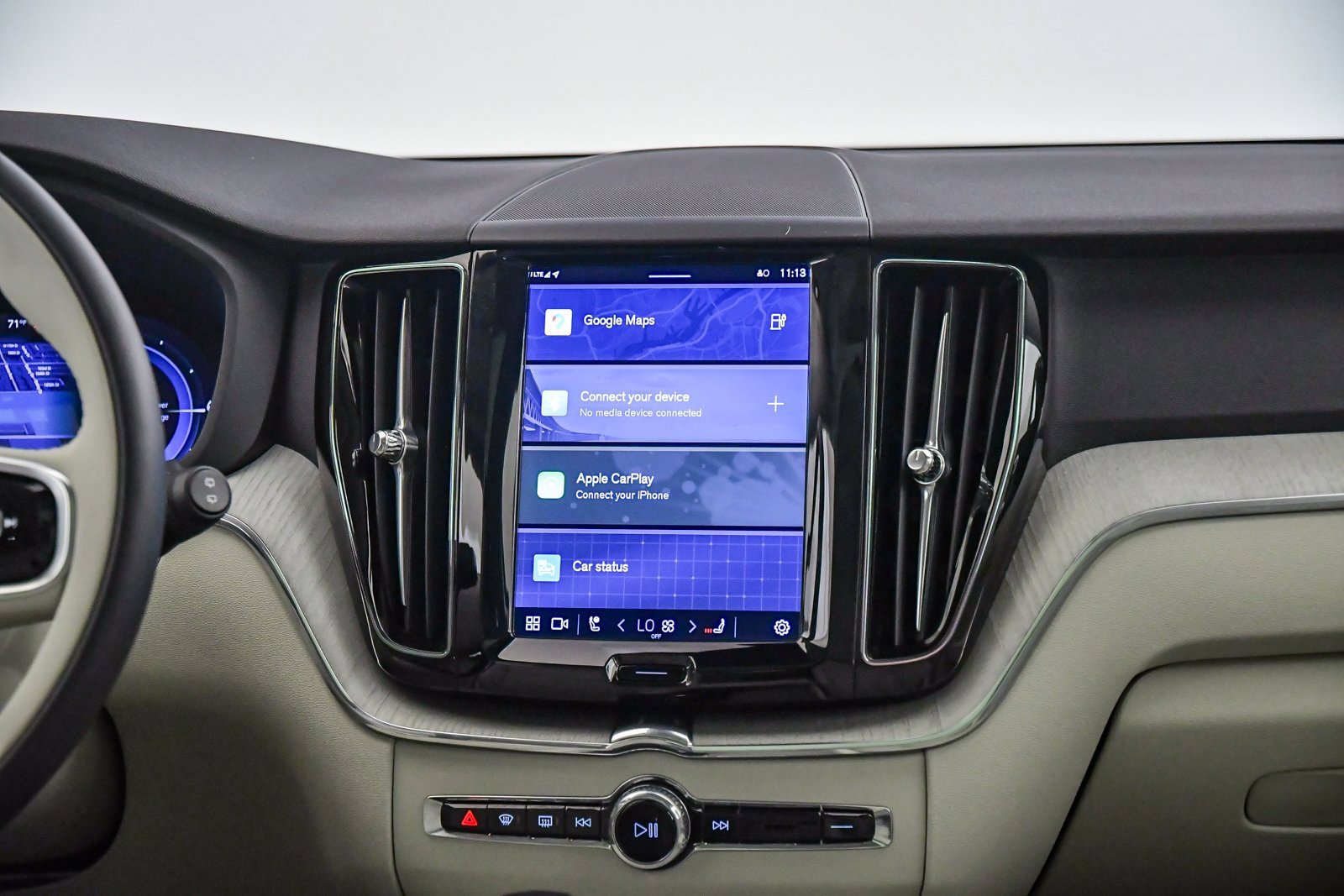 Certified 2025 Volvo XC60 T8 Plus w/ Protection Package Premier image 13