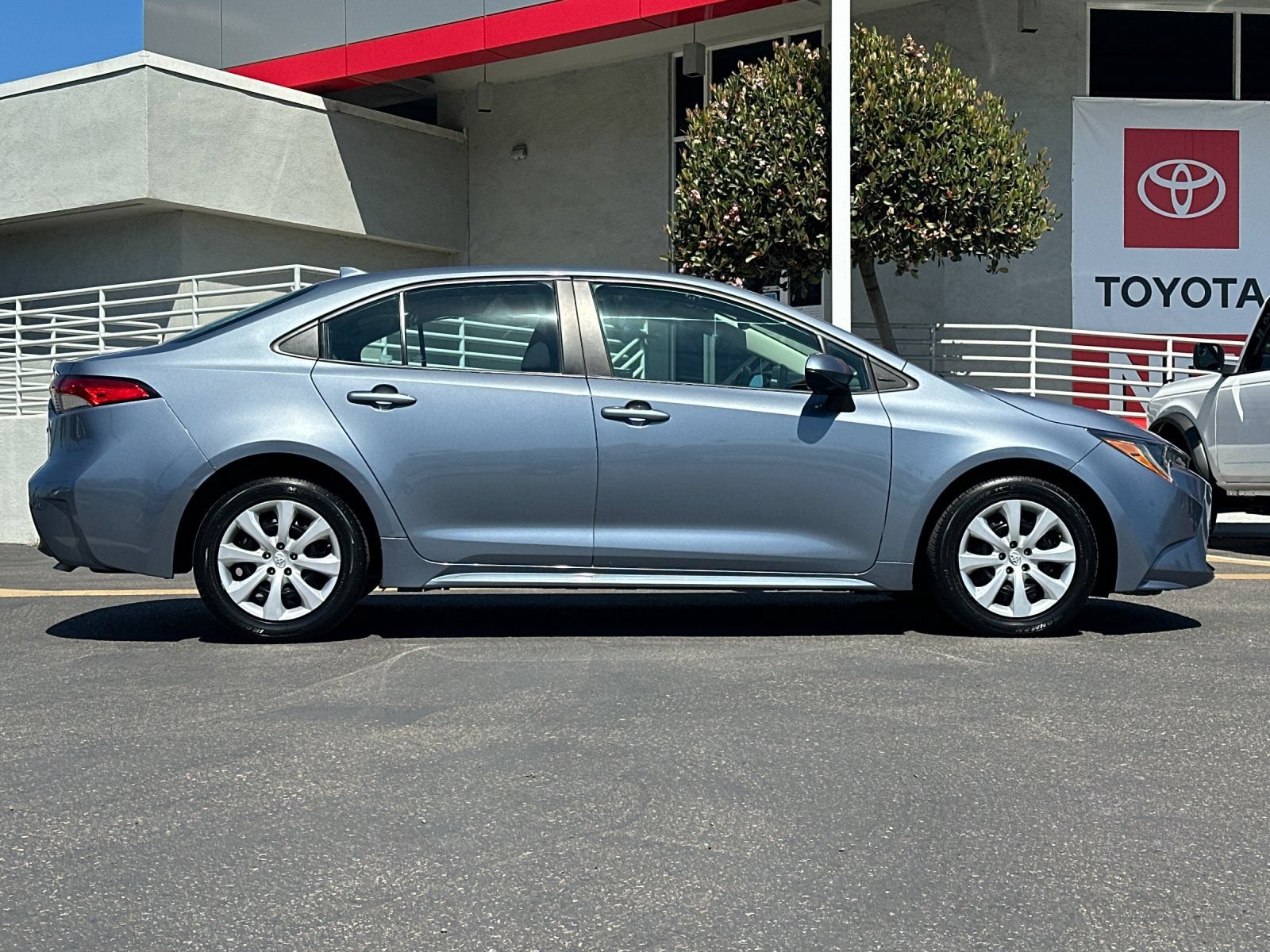 Used 2024 Toyota Corolla LE FWD image 6