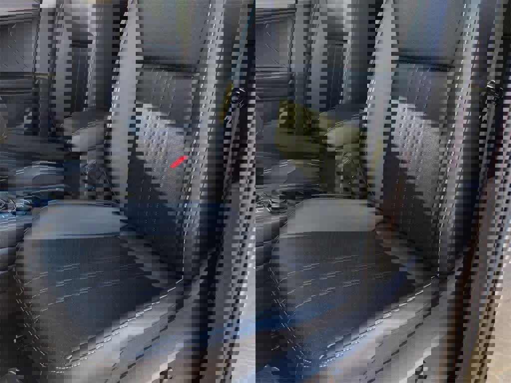 Used 2022 Volkswagen Tiguan SE image 17