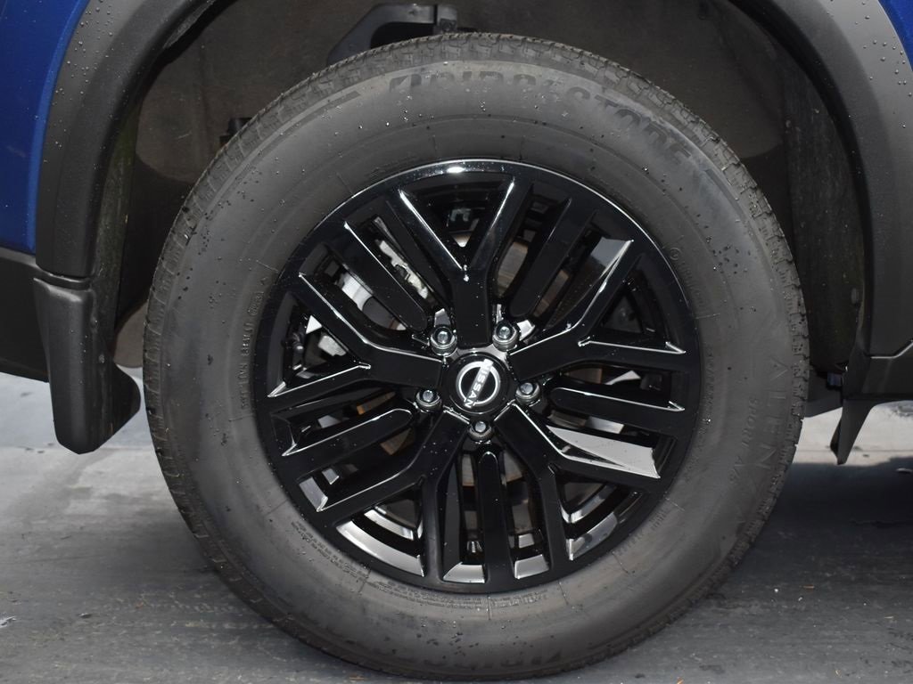 Used 2023 Nissan Rogue S image 5