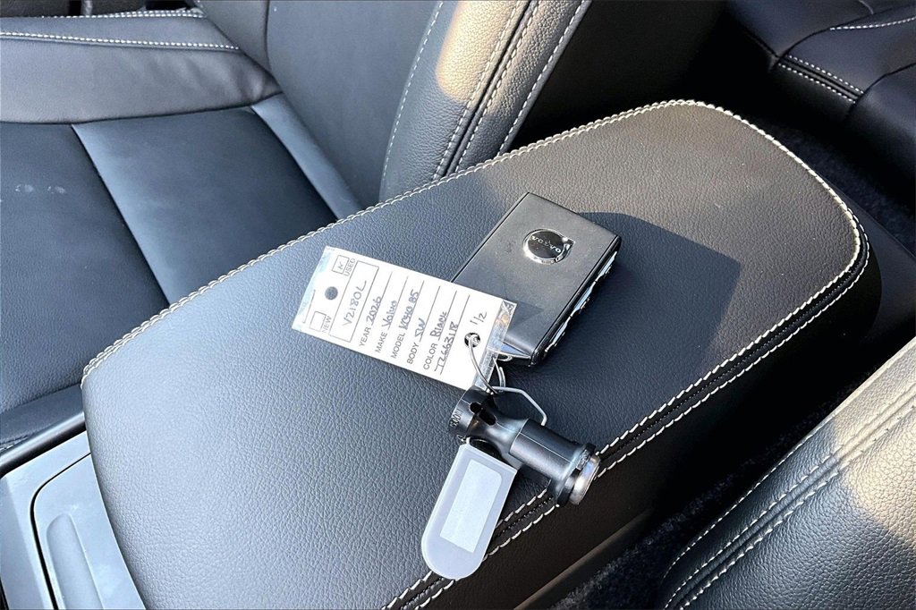 Used 2026 Volvo XC40 B5 Plus w/ Protection Package Premier image 34