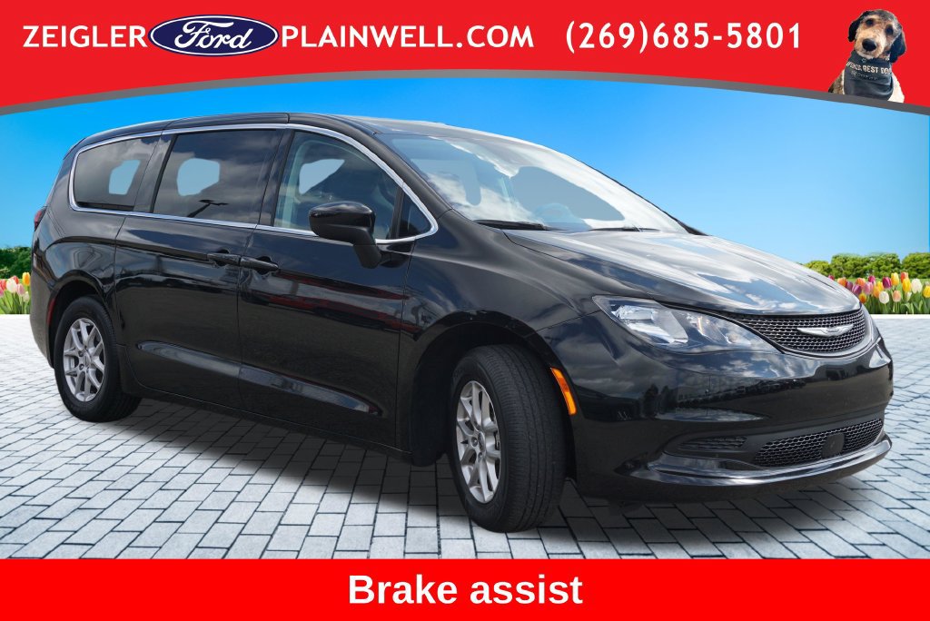Used 2024 Chrysler Voyager LX FWD image 7