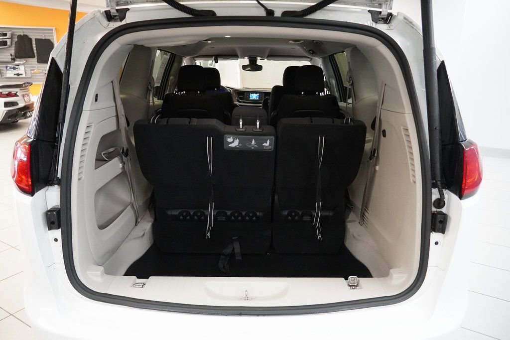 Used 2017 Chrysler Pacifica Touring Plus image 13