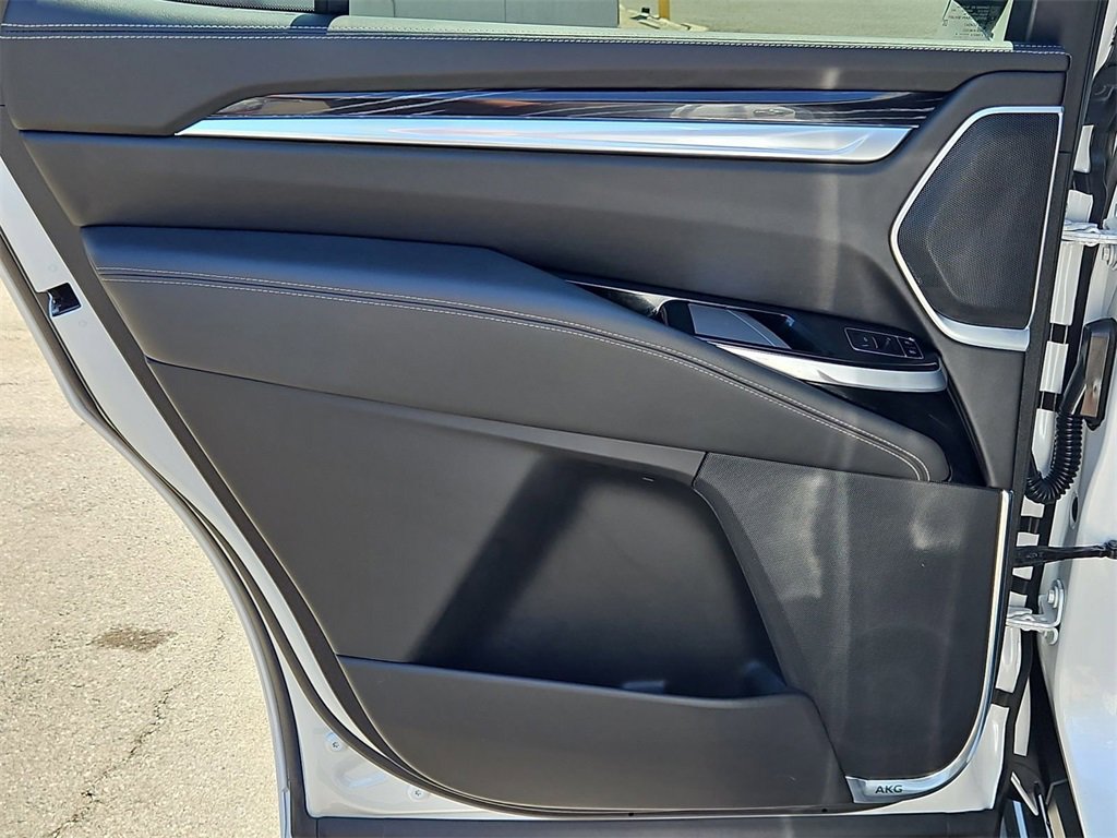 Certified 2025 Cadillac Escalade Sport w/ LPO, ONYX Package image 25