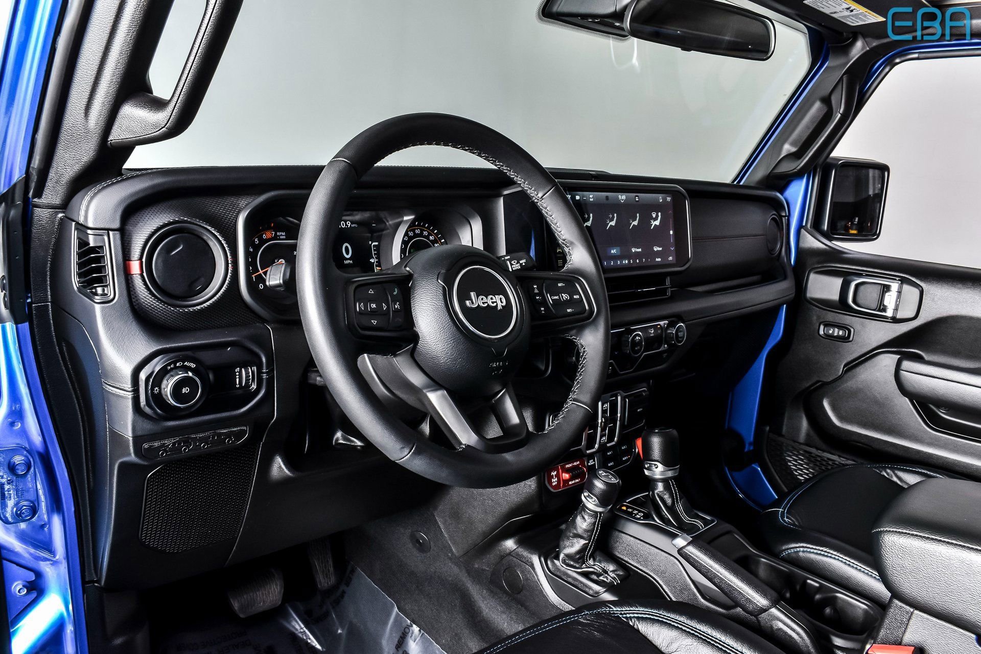 Used 2025 Jeep Wrangler Unlimited Rubicon image 16