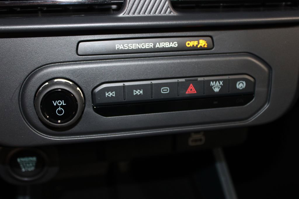 New 2025 Ford Maverick XLT w/ XLT Luxury Package image 44