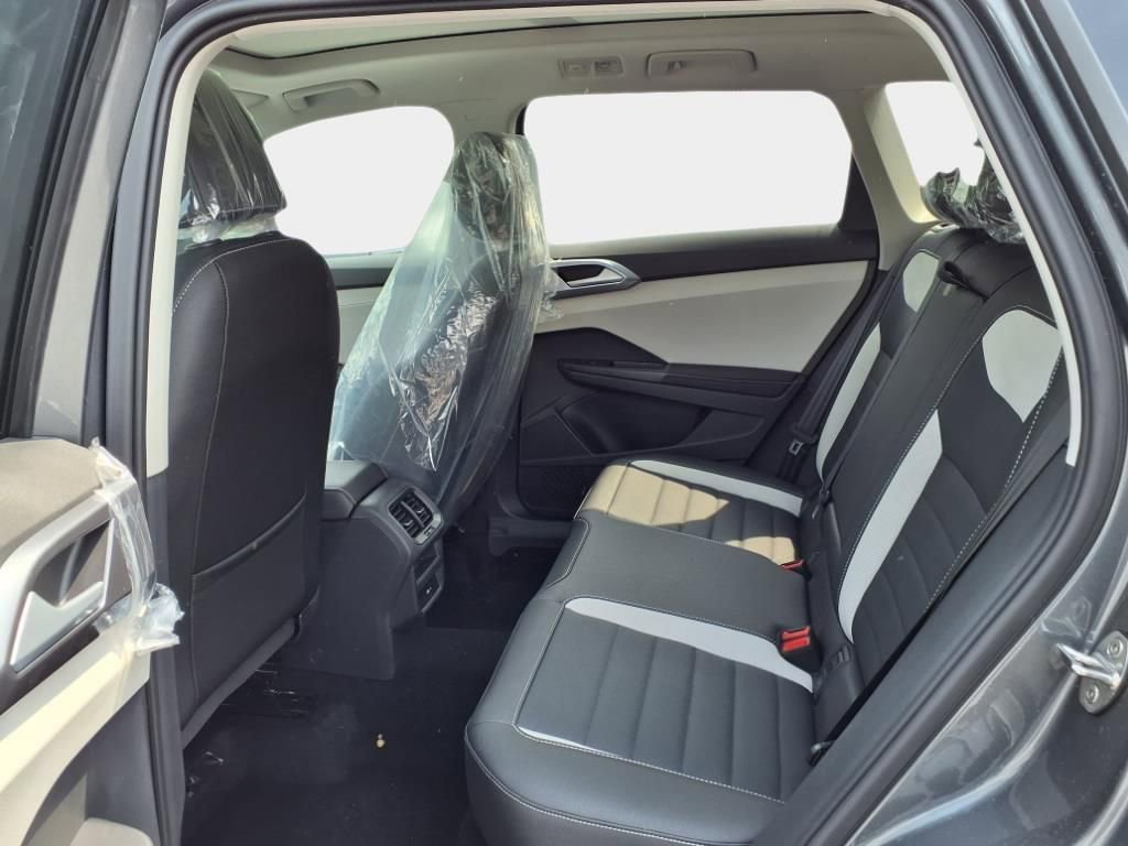 New 2025 Volkswagen Taos SEL image 12