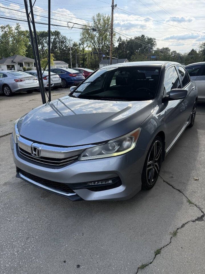 Used 2017 Honda Accord Sport image 1