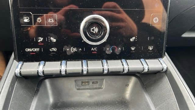 Used 2026 GMC Terrain Elevation image 30