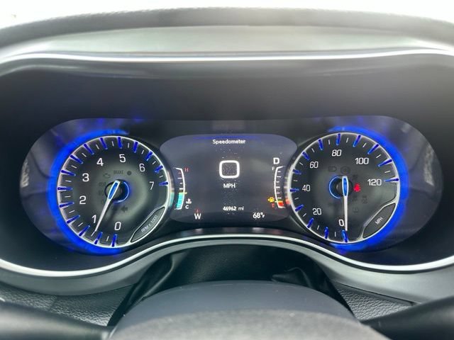 Used 2025 Chrysler Pacifica Limited FWD image 37