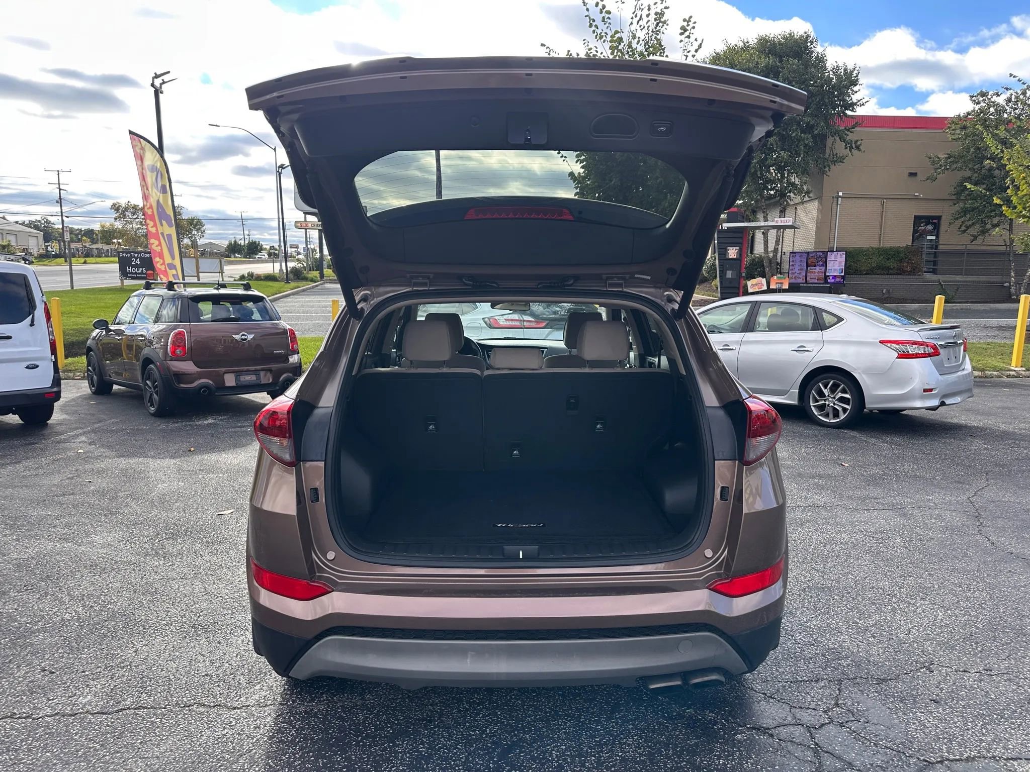 Used 2017 Hyundai Tucson Sport w/ Cargo Package image 7