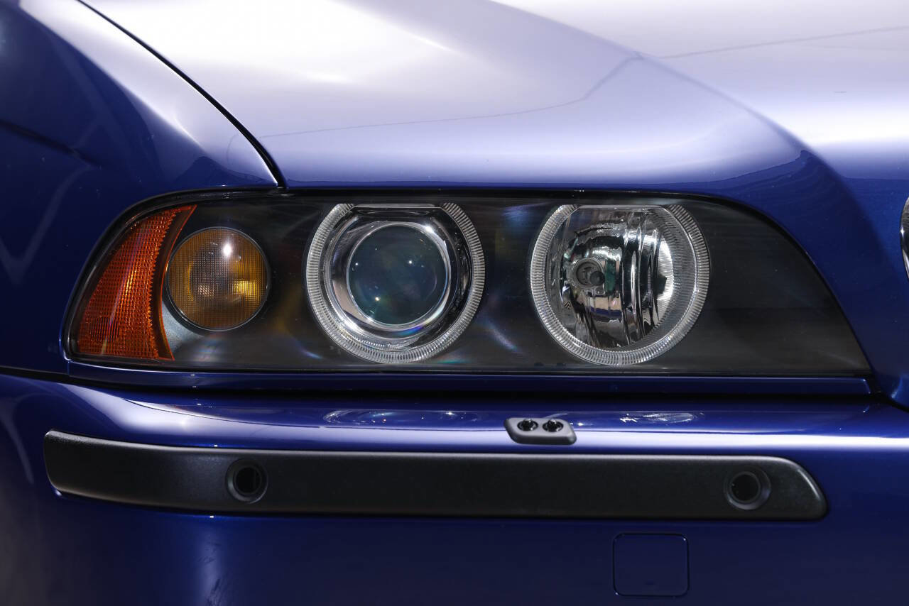 Used 2002 BMW M5 image 12