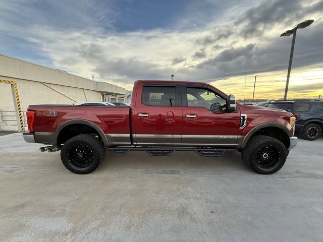 Used 2017 Ford F250 Lariat w/ Chrome Package image 2