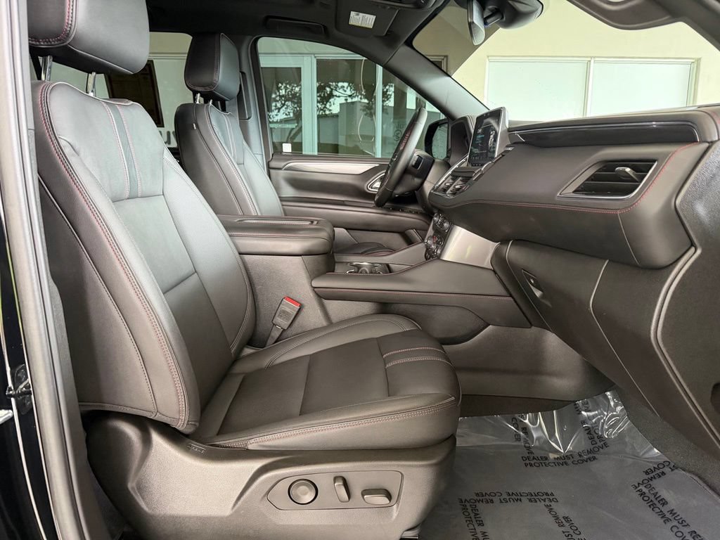 Used 2024 Chevrolet Suburban RST w/ Luxury Package RWD image 26