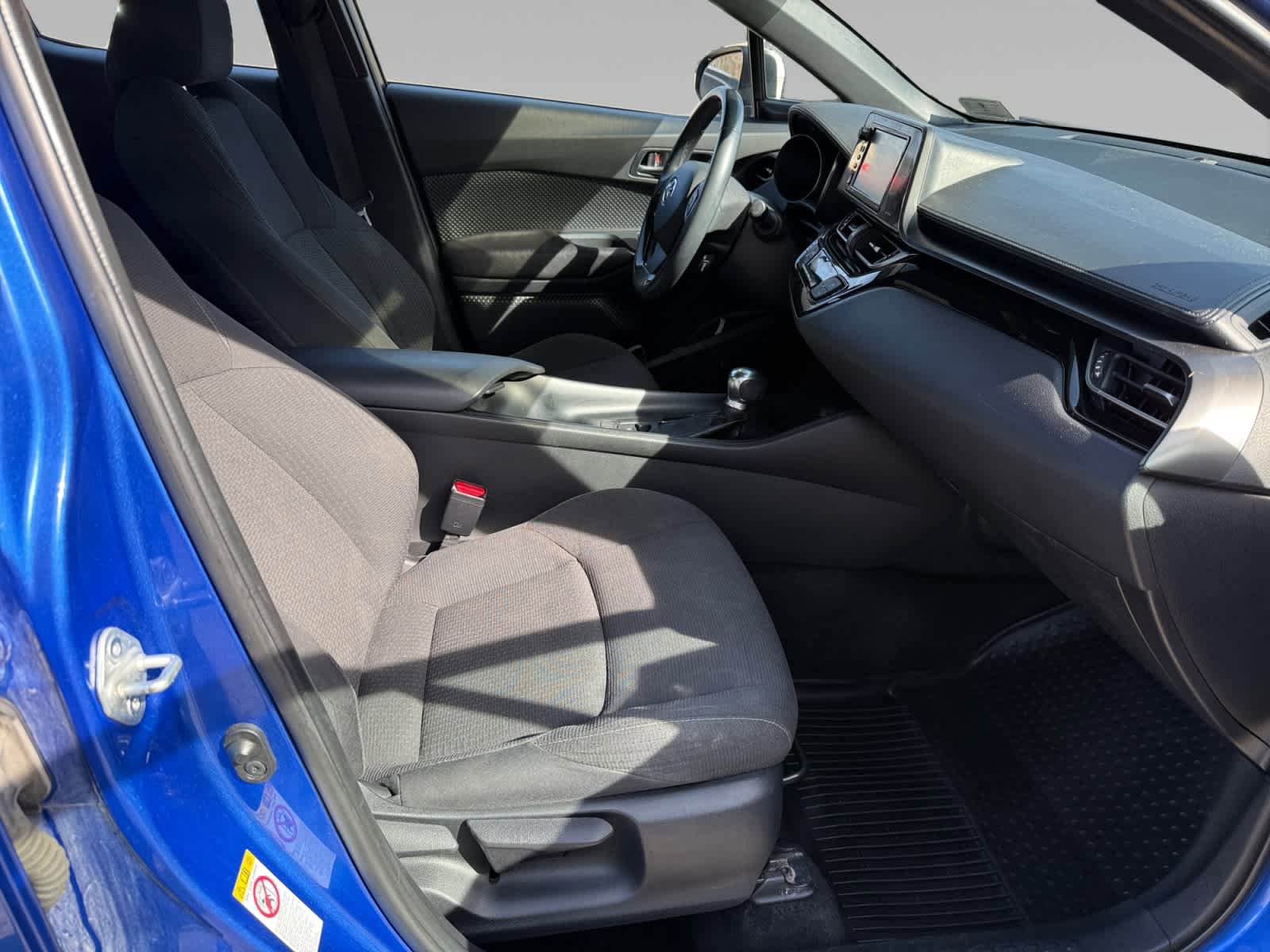 Used 2018 Toyota C-HR XLE image 9
