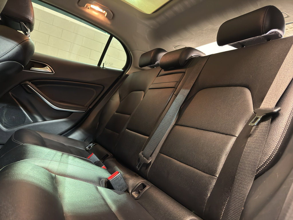 Used 2015 Mercedes-Benz GLA 250 4MATIC image 30