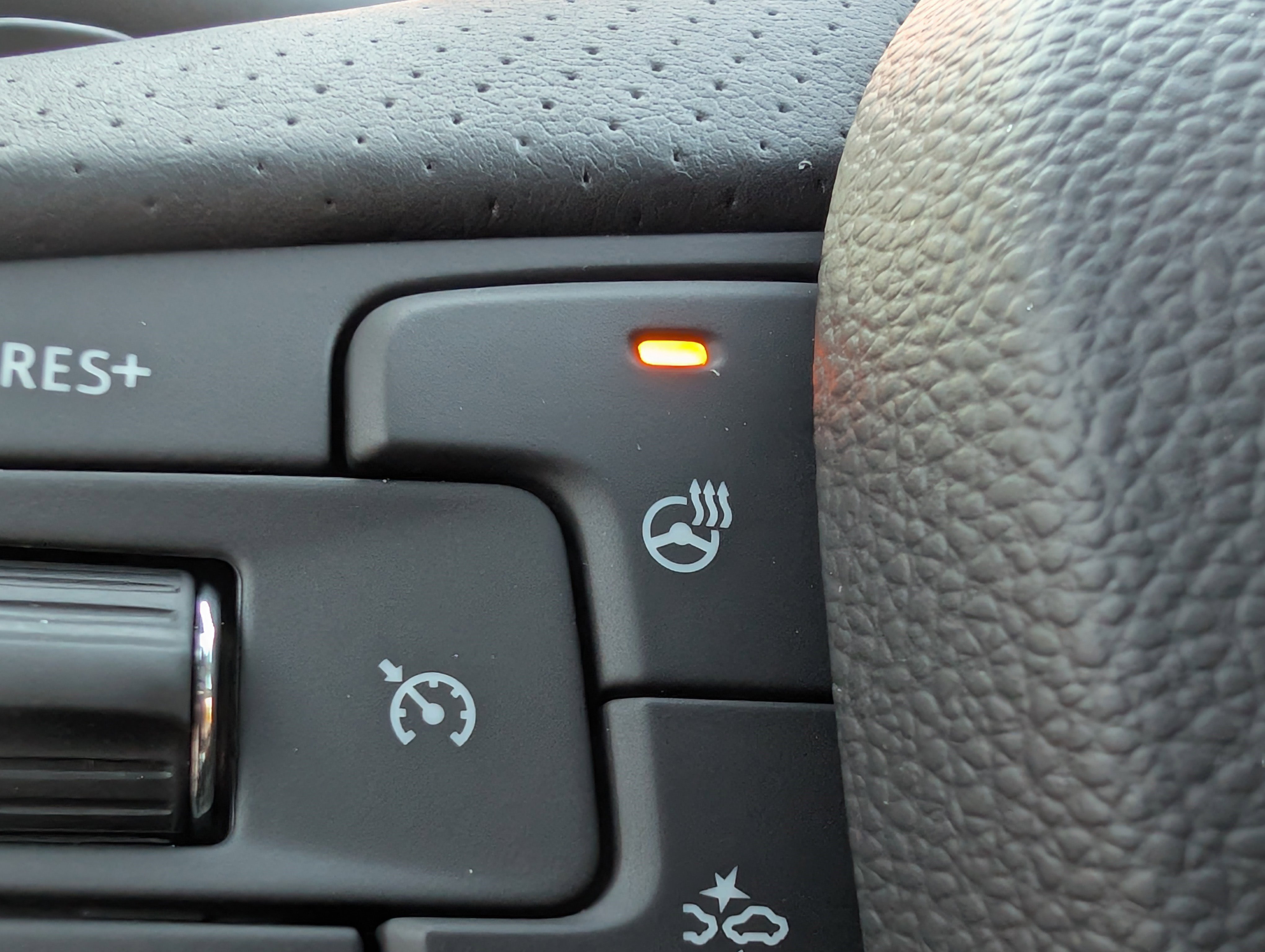 Used 2024 Cadillac XT4 Sport image 32