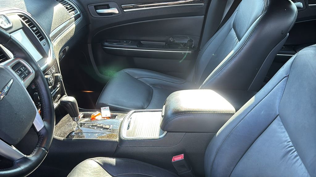 Used 2011 Chrysler 300 Limited image 24