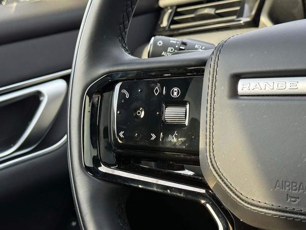 Certified 2026 Land Rover Range Rover Velar Dynamic SE AWD/4WD image 20