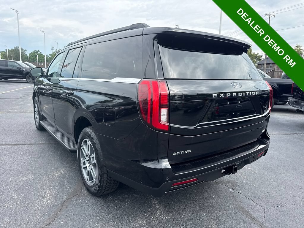 Used 2025 Ford Expedition Max Active AWD/4WD image 8