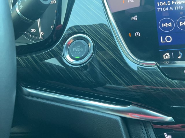 Used 2022 Cadillac XT6 Premium Luxury w/ Technology Package FWD image 27