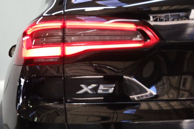 Used 2020 BMW X5 sDrive40i w/ Premium Package image 6