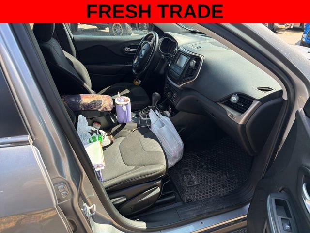 Used 2015 Jeep Cherokee Latitude w/ Comfort/Convenience Group image 8