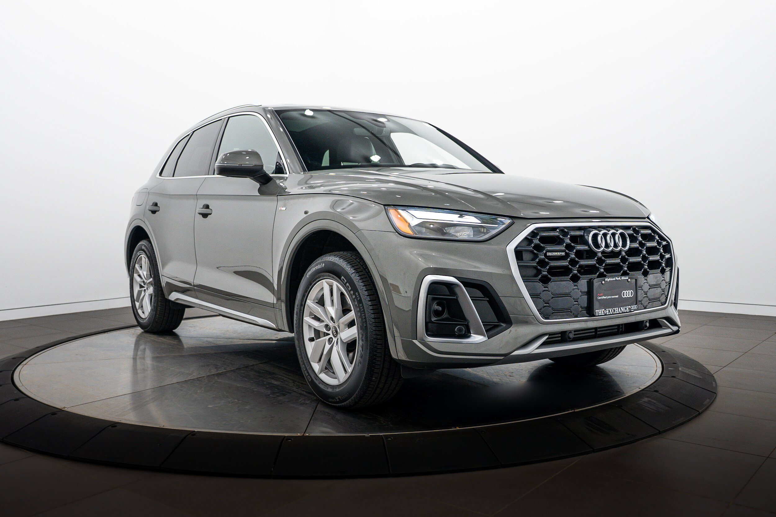 Certified 2023 Audi Q5 2.0T Premium w/ Convenience Package AWD/4WD image 2