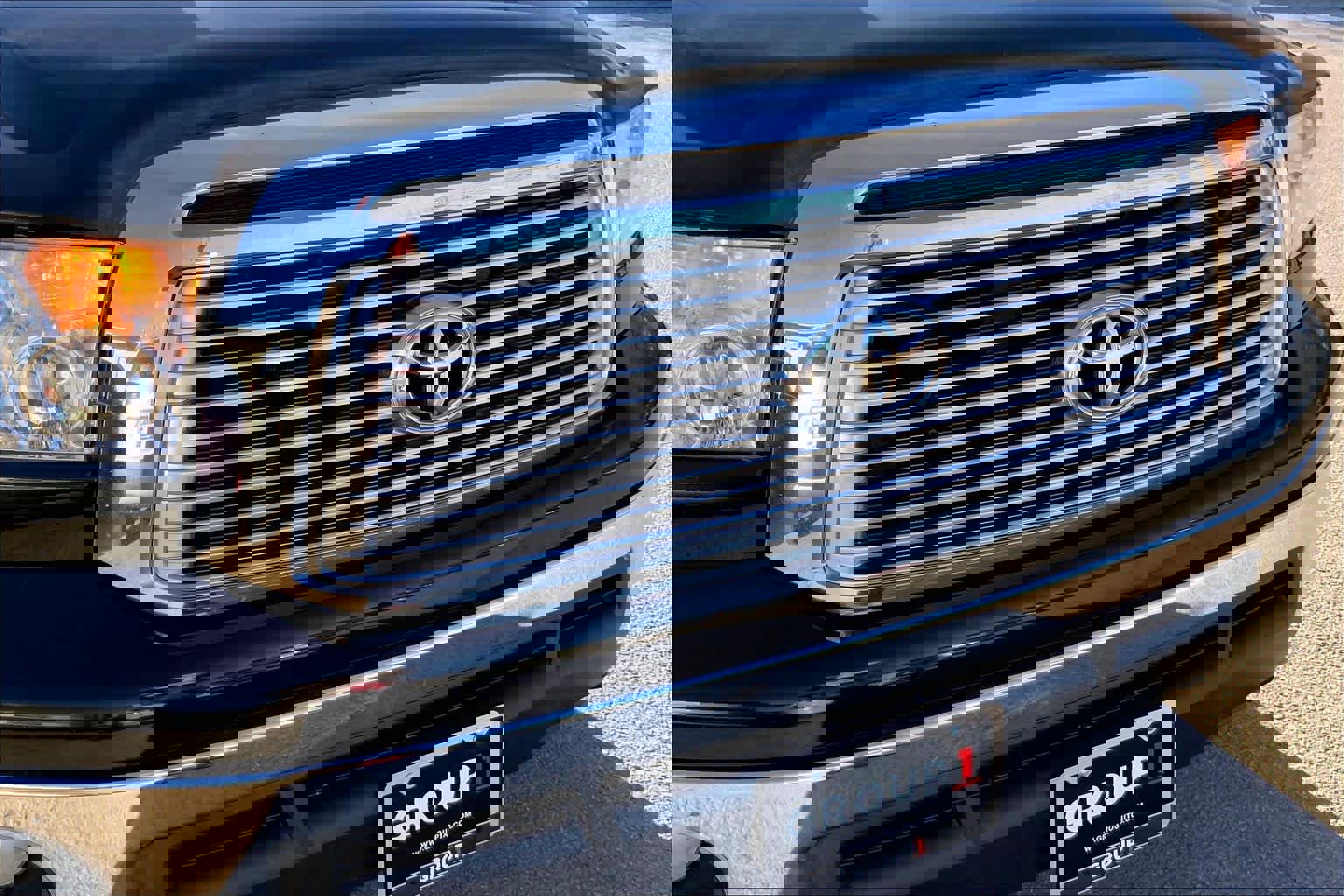 Used 2011 Toyota Tundra Limited w/ Platinum Pkg image 30