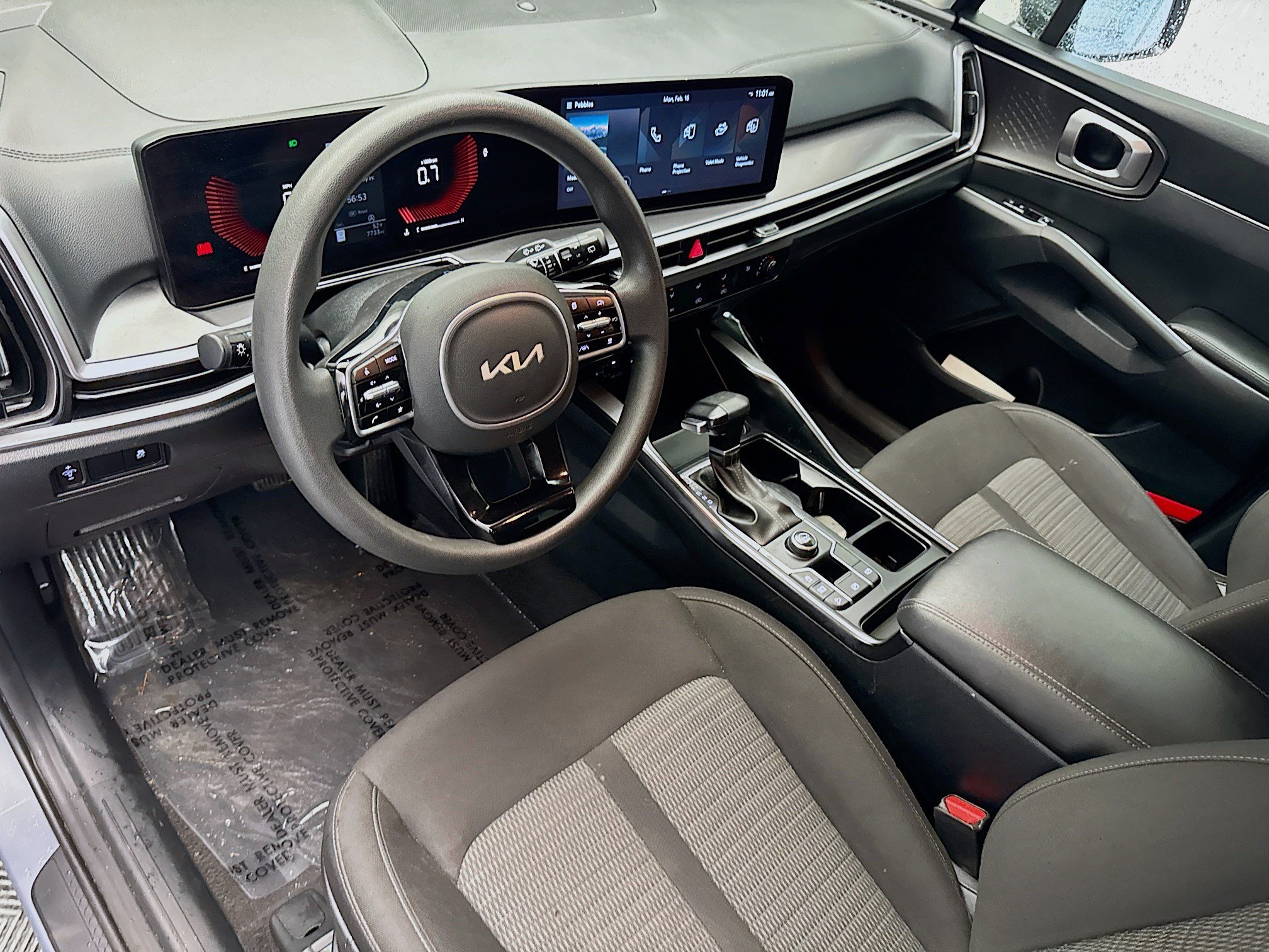 Used 2025 Kia Sorento LX FWD image 7