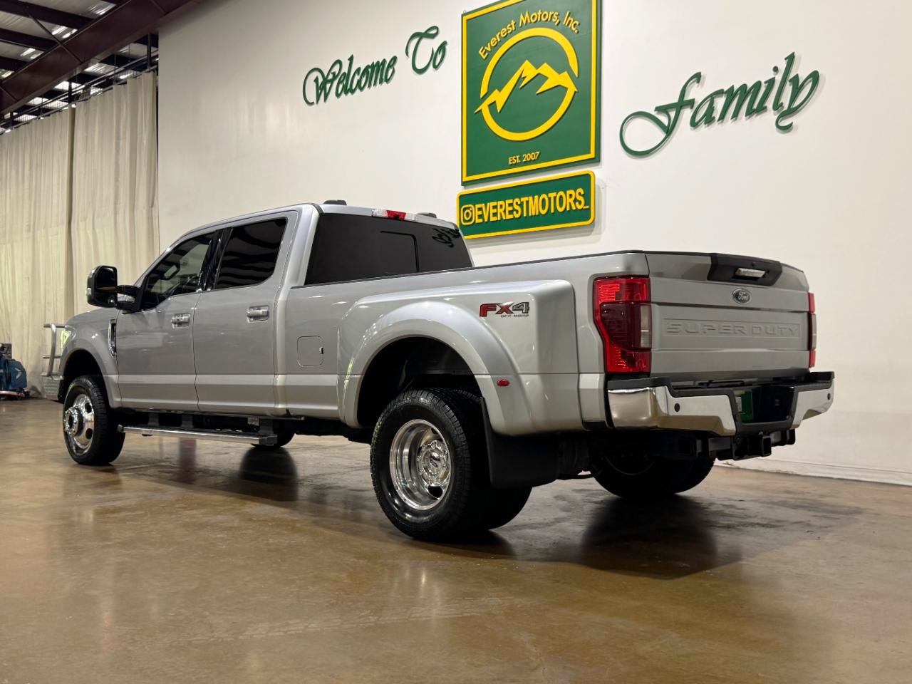 Used 2022 Ford F350 Lariat w/ Lariat Ultimate Package AWD/4WD image 6