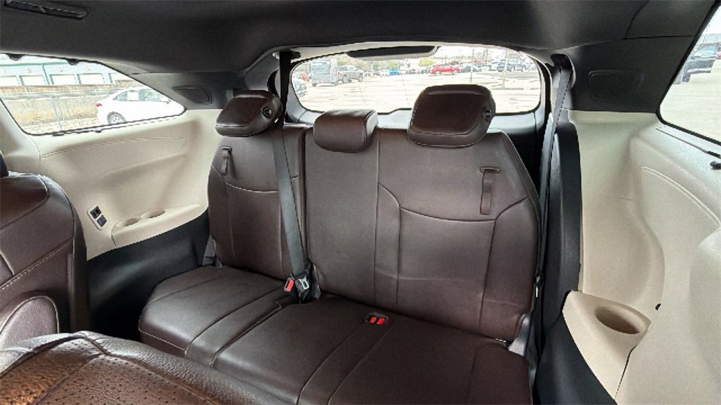 Used 2021 Toyota Sienna Platinum image 35