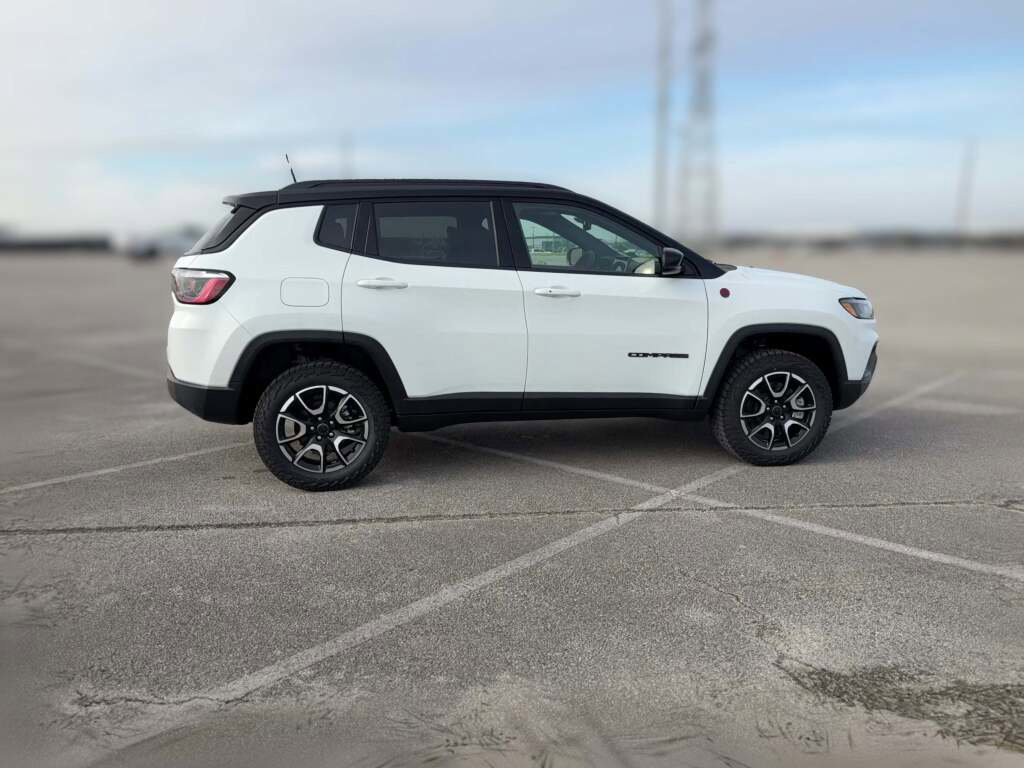 New 2026 Jeep Compass Trailhawk image 13