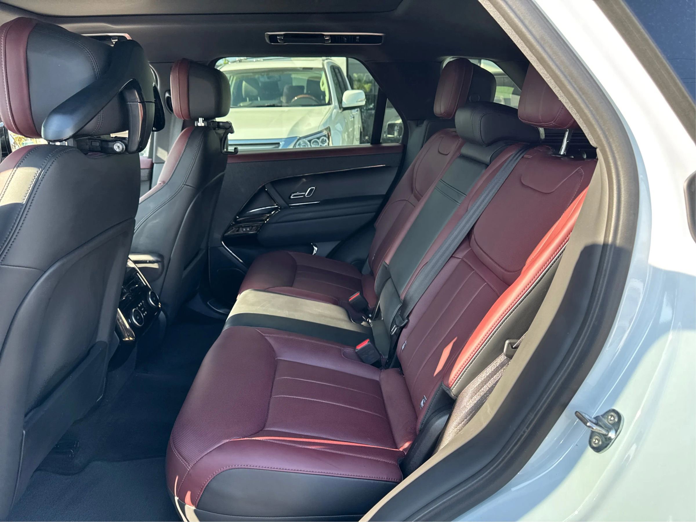 Used 2023 Land Rover Range Rover Sport SE Dynamic image 10