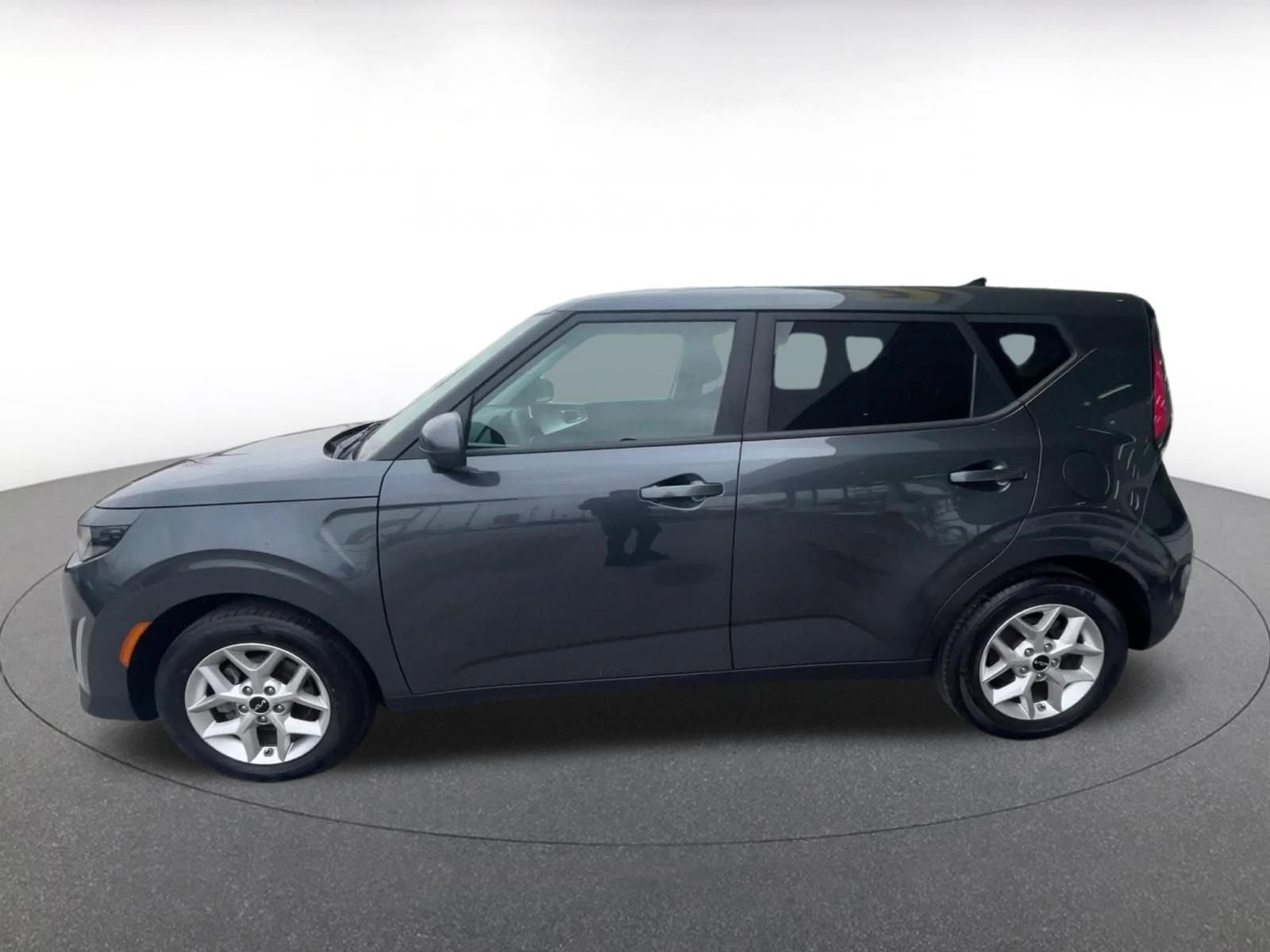 Used 2025 Kia Soul LX w/ LX Technology Package image 9