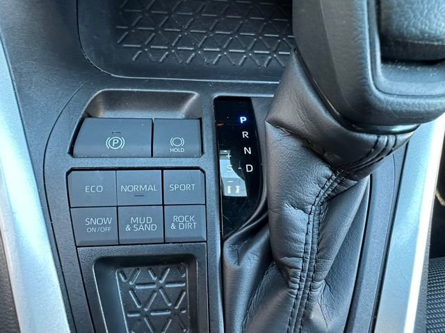 Used 2024 Toyota RAV4 LE image 29