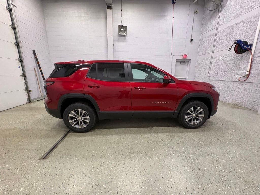 New 2026 Chevrolet Equinox LT w/ Convenience Package II FWD image 3