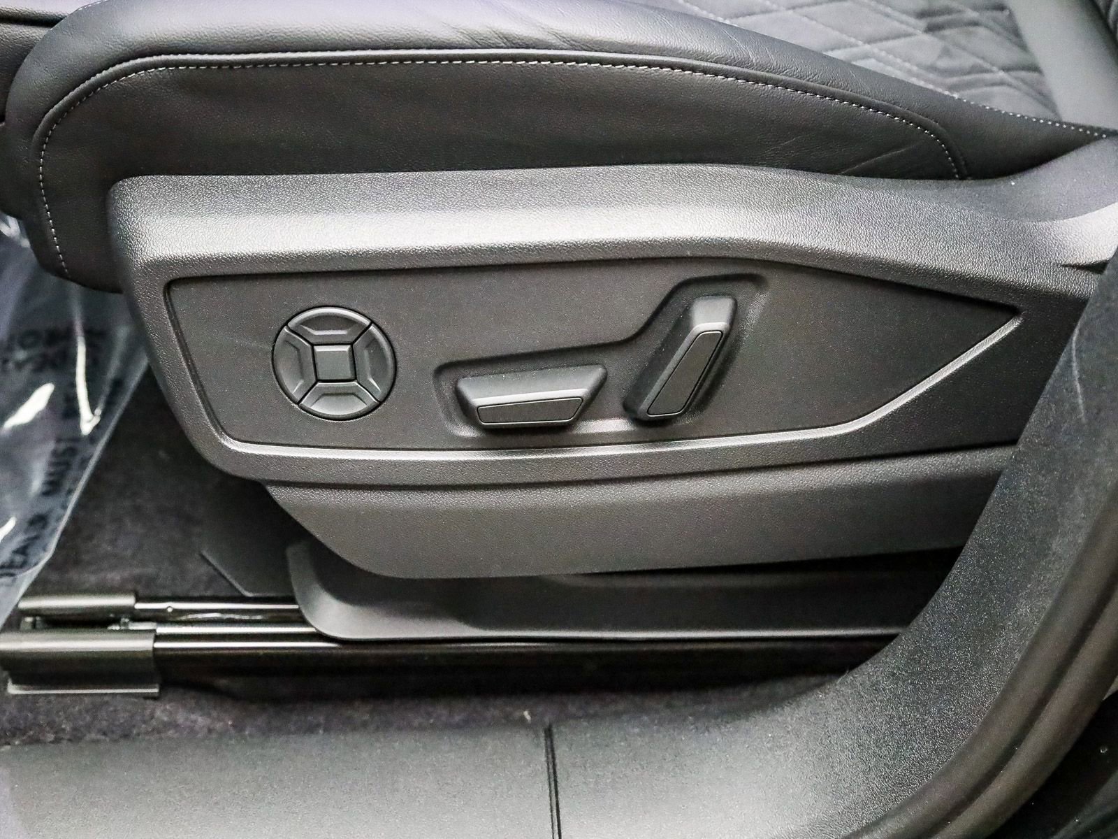New 2025 Audi SQ5 Premium Plus AWD/4WD image 23