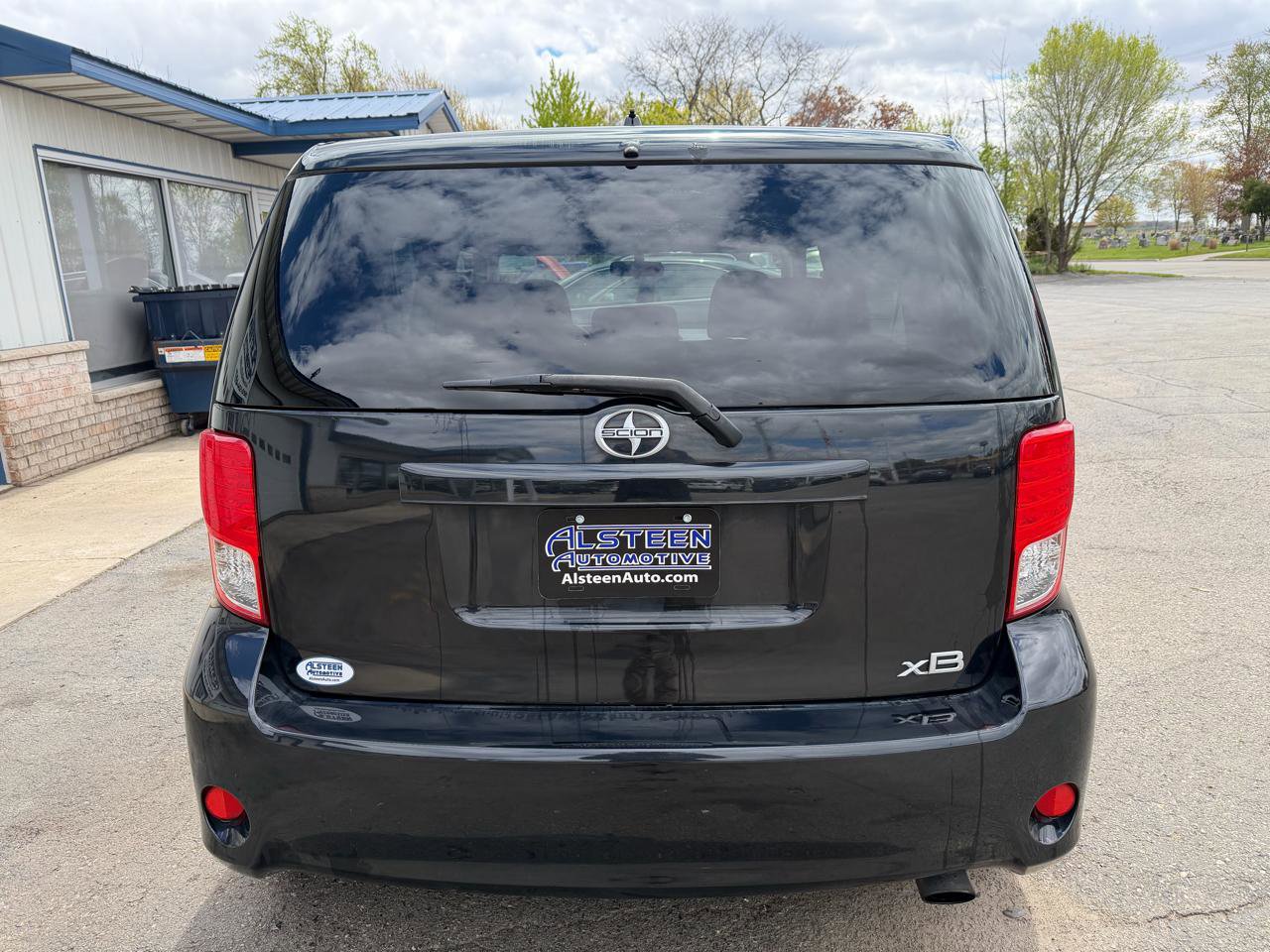 Used 2012 Scion xB FWD image 4