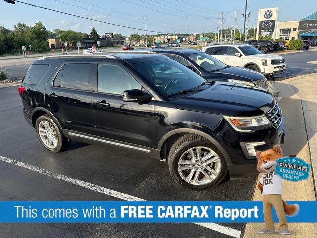 Used 2017 Ford Explorer XLT w/ Equipment Group 202A AWD/4WD image 3