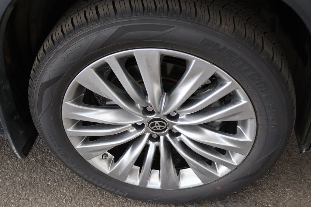 Used 2024 Toyota Highlander Platinum AWD/4WD image 70