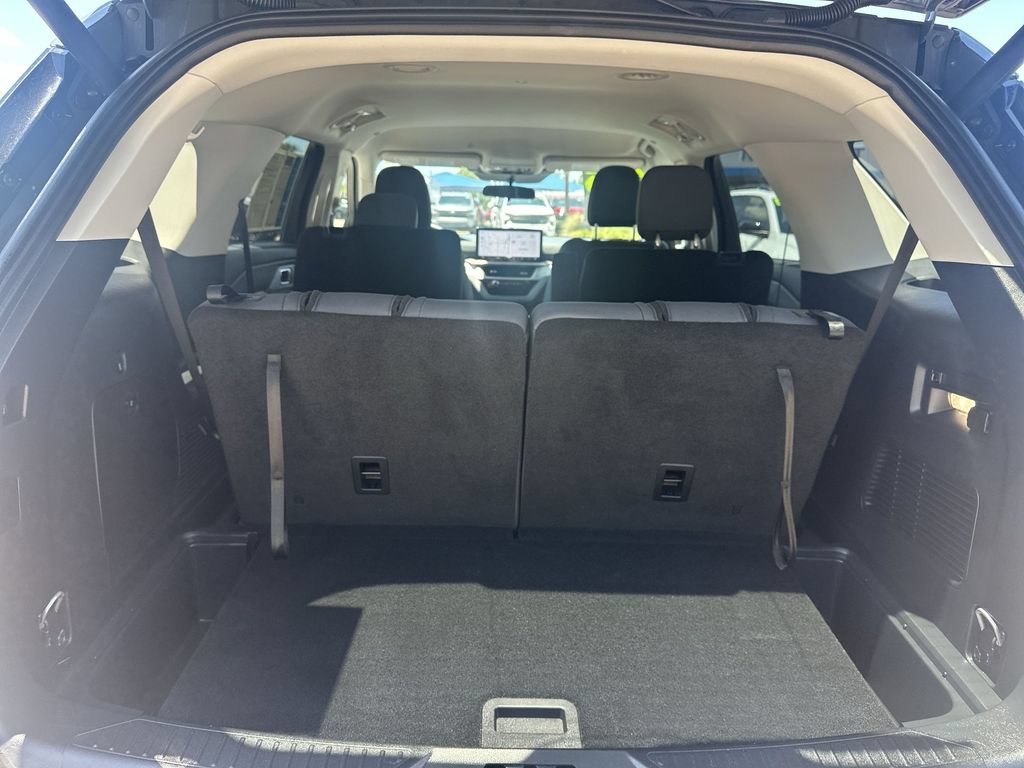 Used 2025 Ford Explorer Active RWD image 24