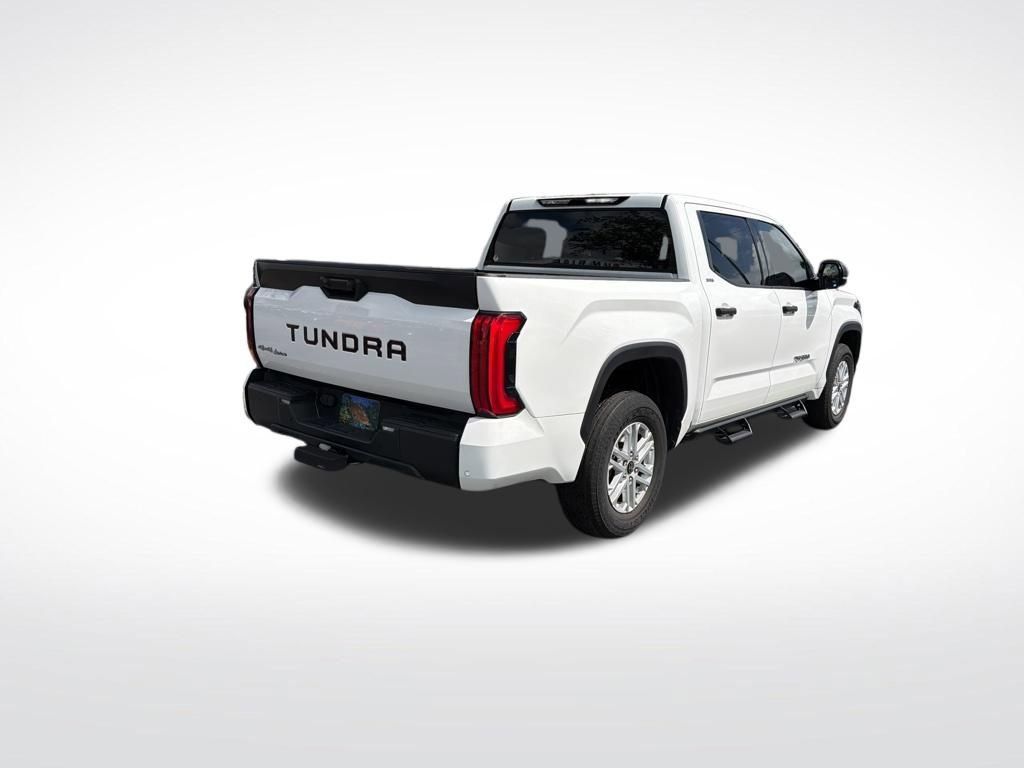 Used 2022 Toyota Tundra SR5 w/ SR5 Convenience Package image 5