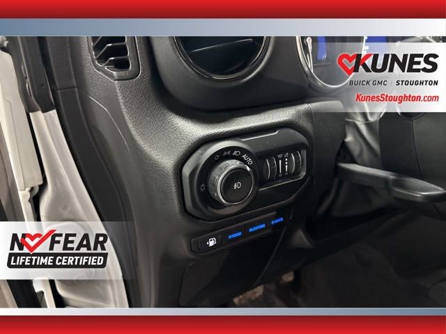 Used 2022 Jeep Wrangler Unlimited Sahara AWD/4WD image 18