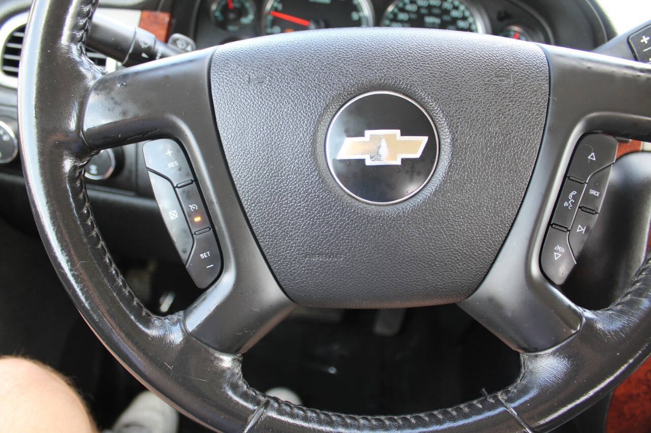 Used 2009 Chevrolet Silverado 1500 LTZ w/ LTZ Plus Package AWD/4WD image 20