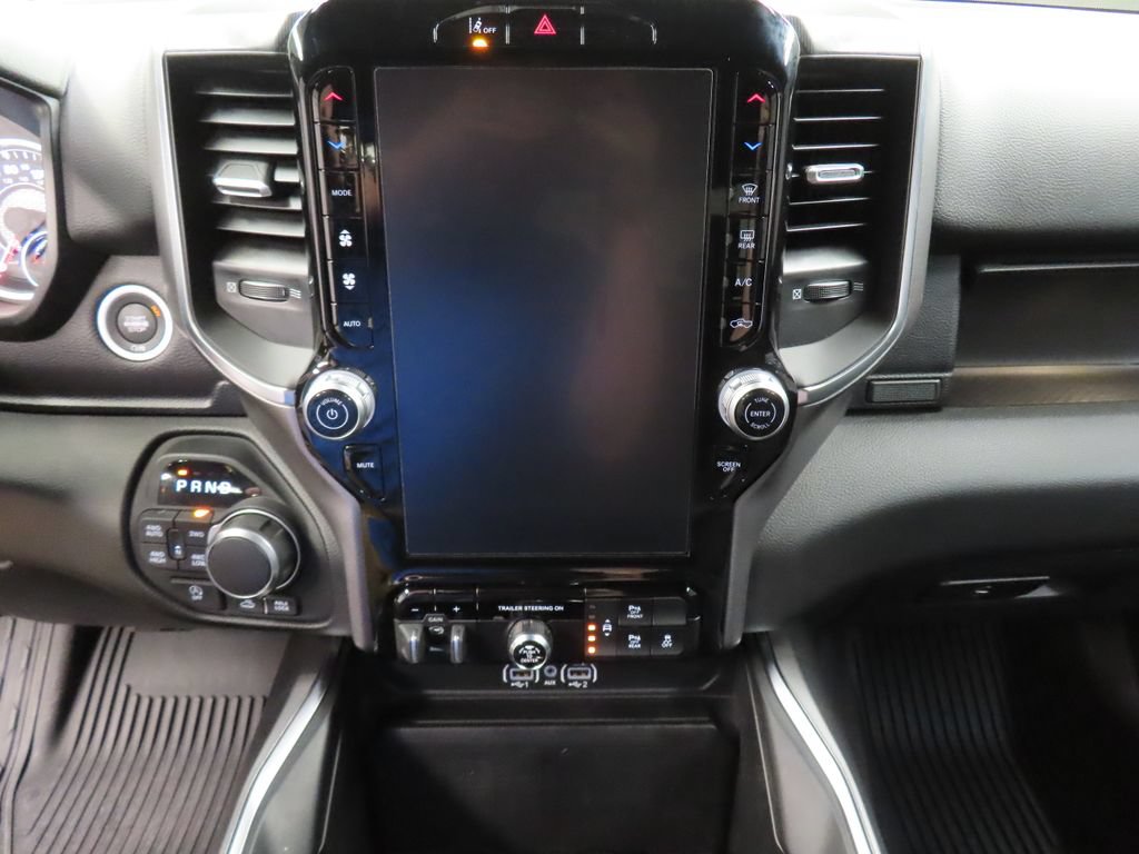 Used 2025 RAM 1500 Big Horn AWD/4WD image 16