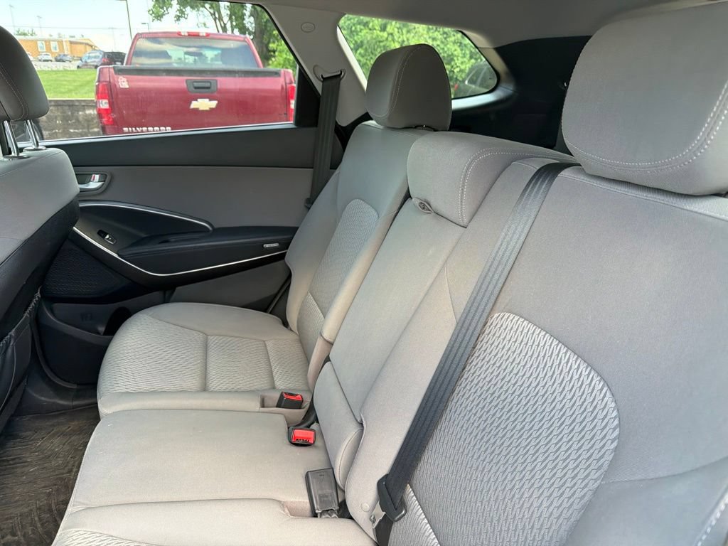 Used 2017 Hyundai Santa Fe SE w/ Cargo Package AWD/4WD image 14