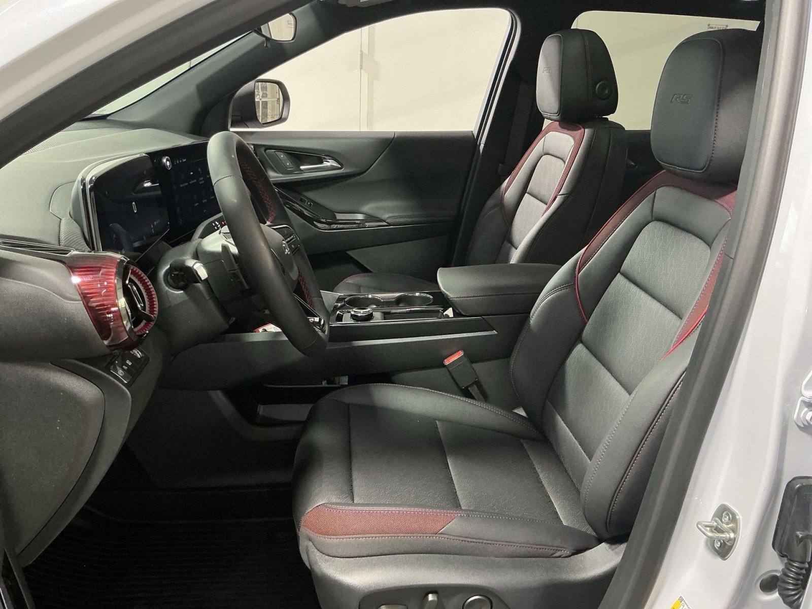 New 2026 Chevrolet Equinox RS w/ LPO, Floor Liner Package image 21