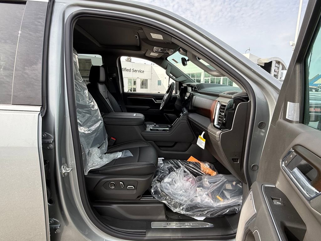 New 2026 GMC Sierra 3500 Denali w/ Denali Reserve Package image 25